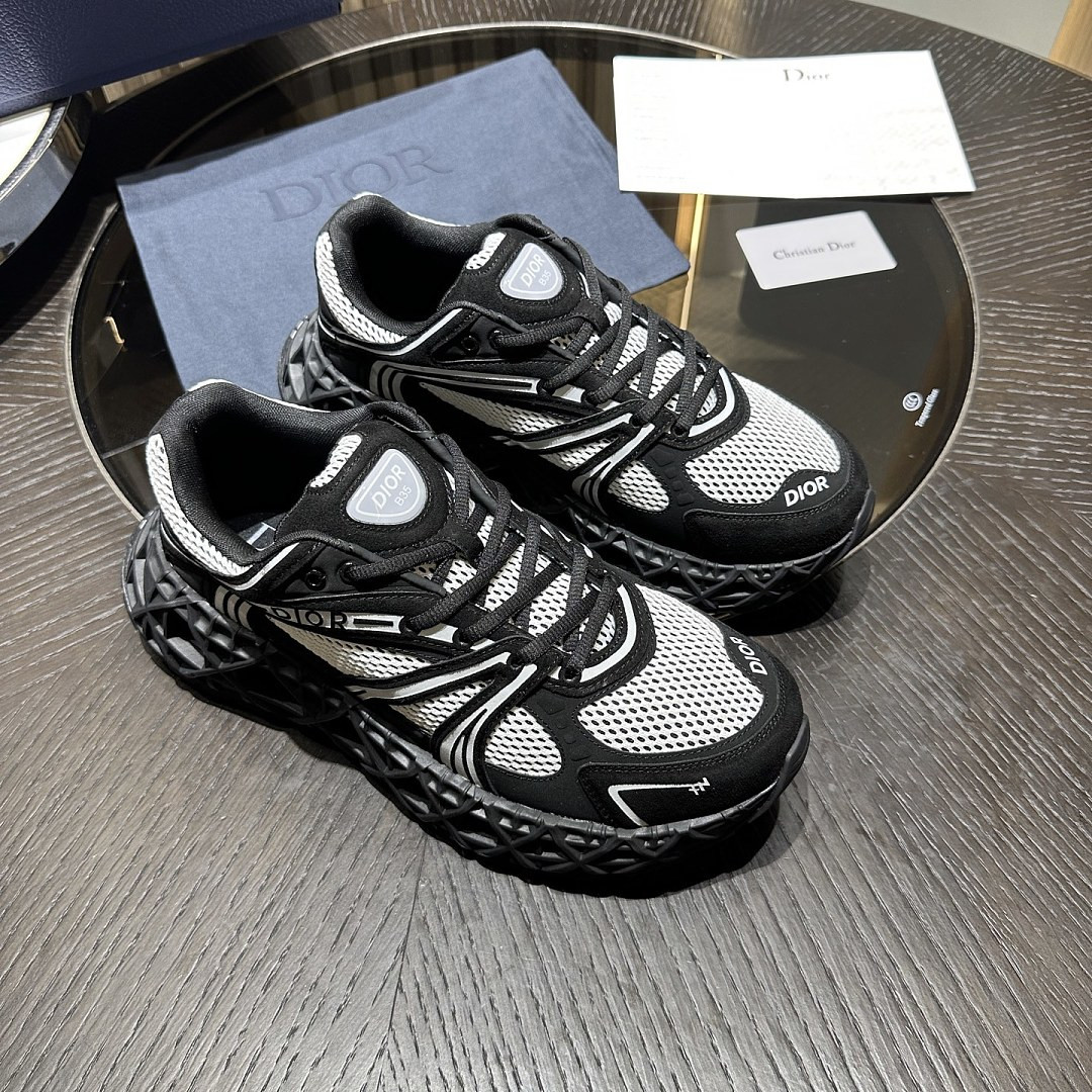 DIO* SNEAKER