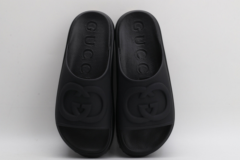 g*u*i sandals