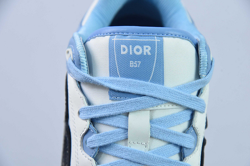 dio* sneaker