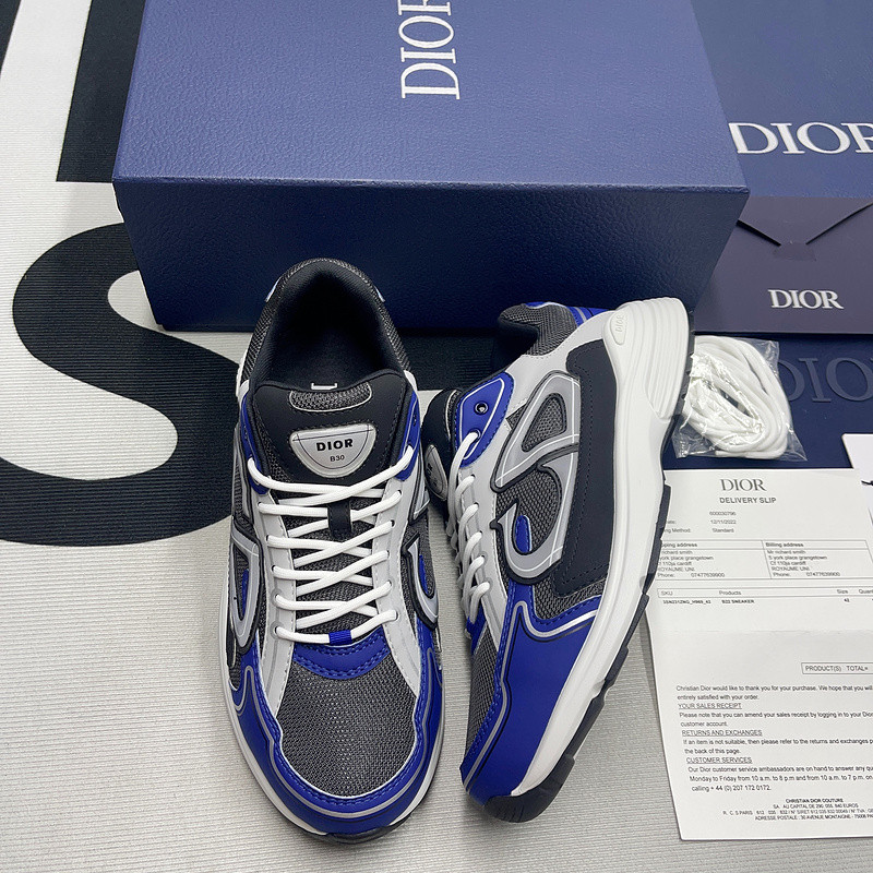 dio* sneaker