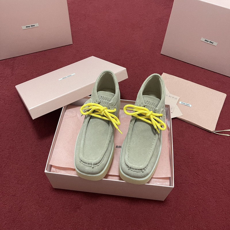 M1um1u sneaker