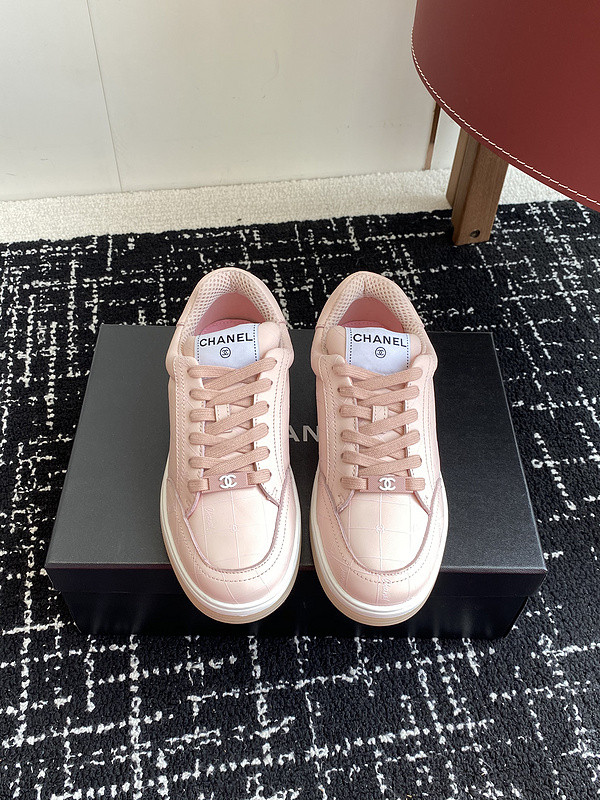 Ch**el sneaker