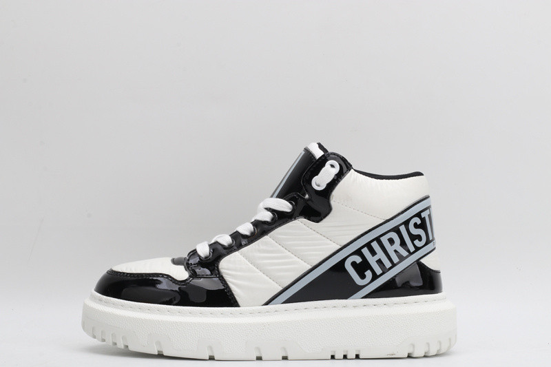 dio* sneaker