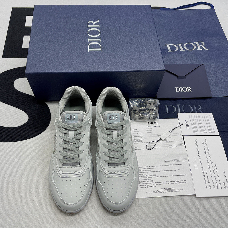 dio* sneaker