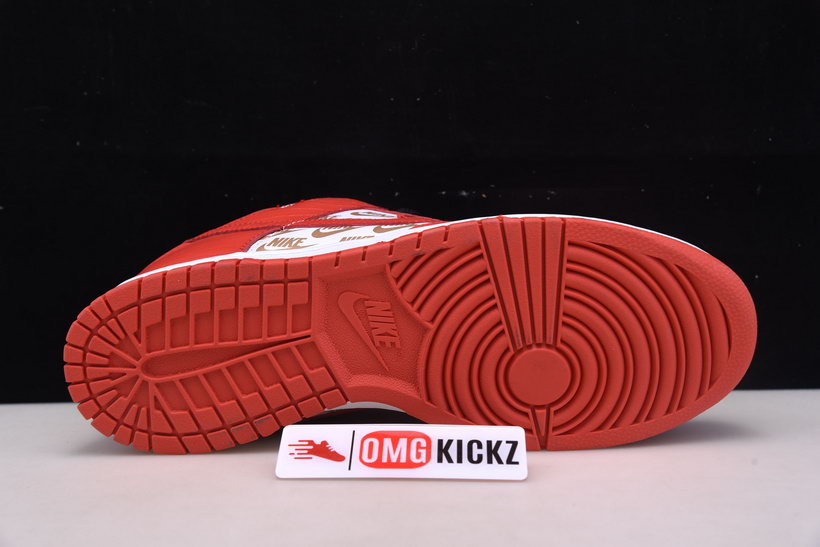 nike sb dunk low S*p*e x nike red dh3228-161